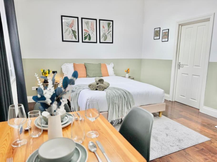 Apartament Alluring Studio In Wembley 30Min To Central Londyn Zewnętrze zdjęcie